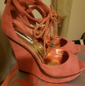 Jennifer Lopez wedges